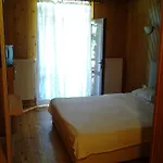 Деревянный коттедж Forest *